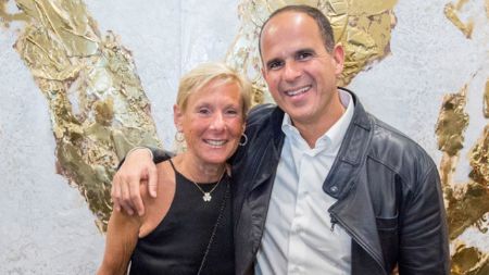 Marcus Lemonis and his wife Roberta Raffel pose for a beautiful picture.